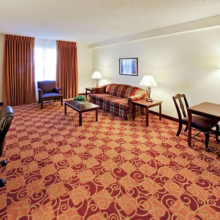 Hawthorn Suites By Wyndham Louisville East מראה חיצוני תמונה